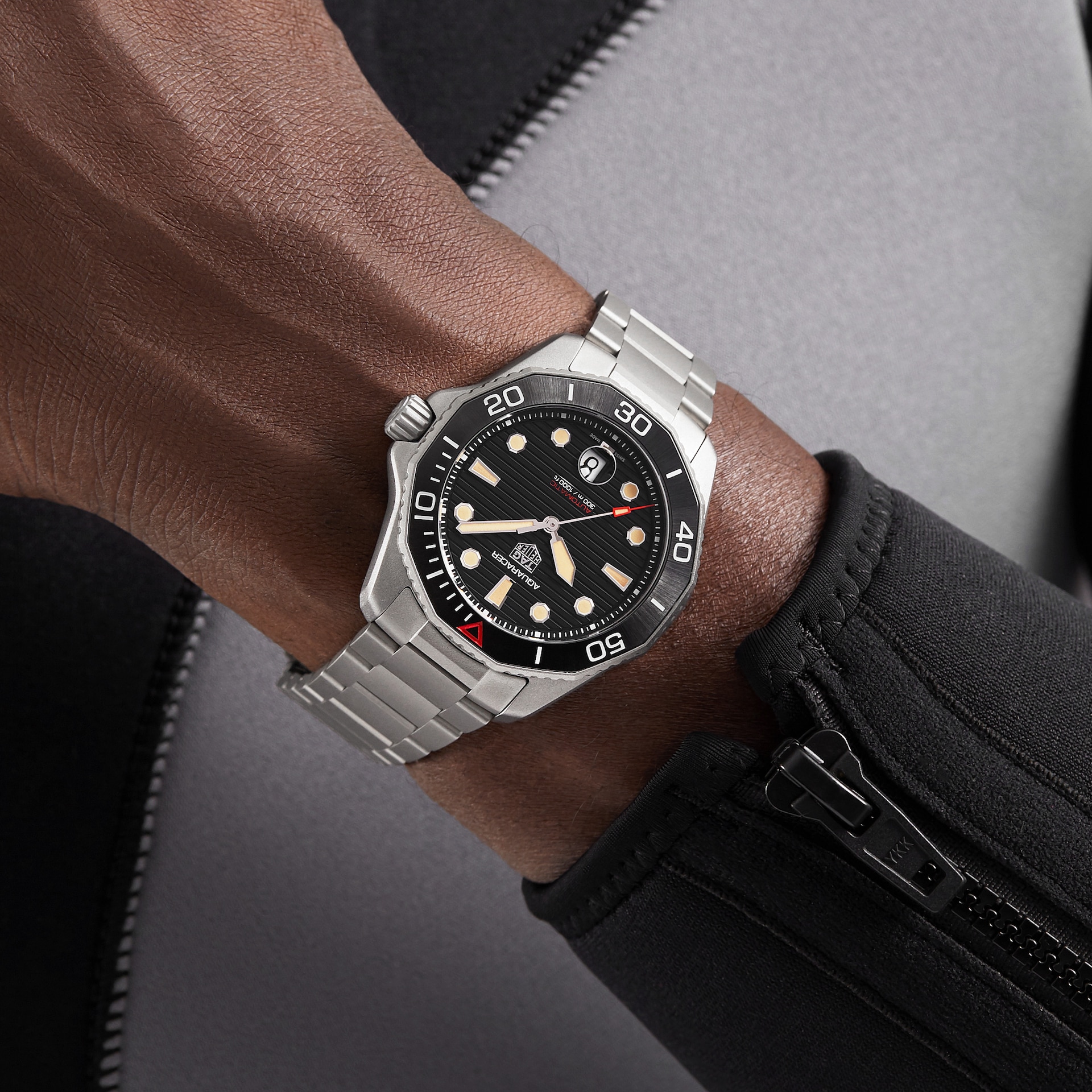 TAG Heuer Aquaracer Professional 300 43mm Mens Watch Black Limited Edition 1 of 500 TAG Heuer Aquaracer Professional 300 43mm Mens Watch Black Limited Edition 1 of 500